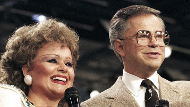 Jim Bakker, TV preacher felled by scandals, dies at 86