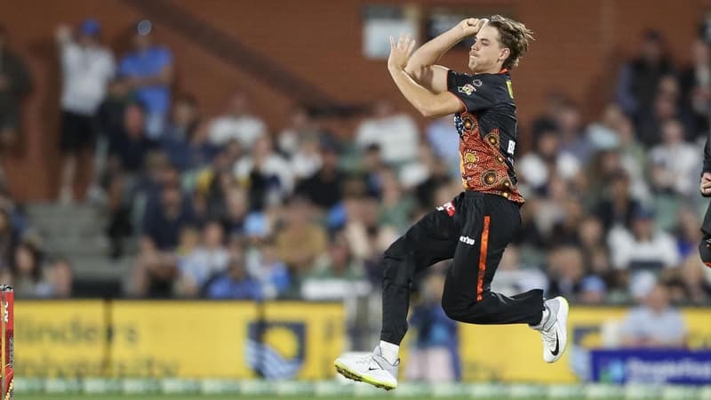 Aussie speedster makes statement while back from injury