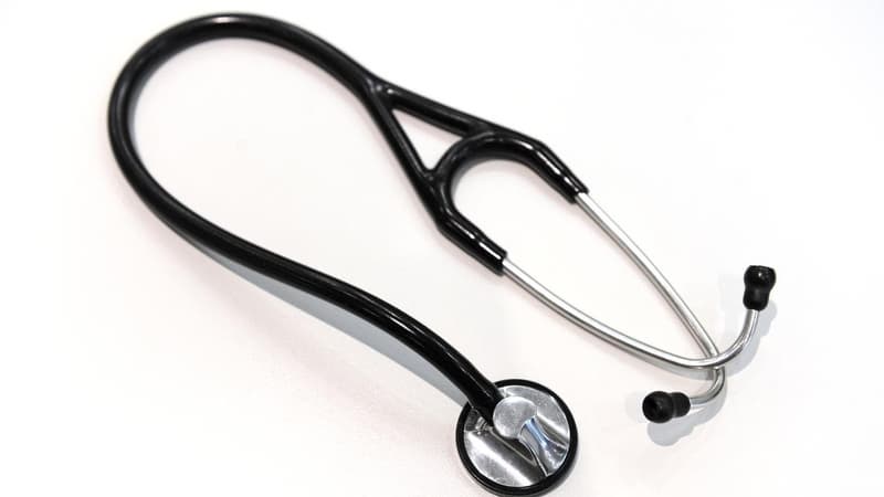Former college head wrongly touched junior doctors