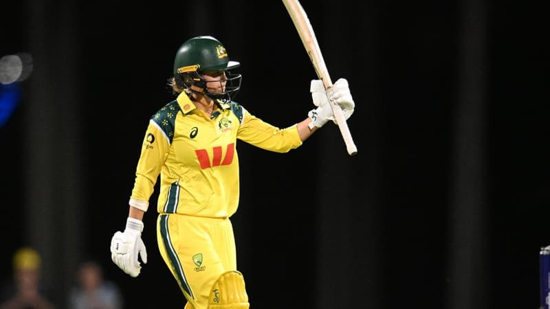 Fab Phoebe leads Aussie win as Megan shoots for stars