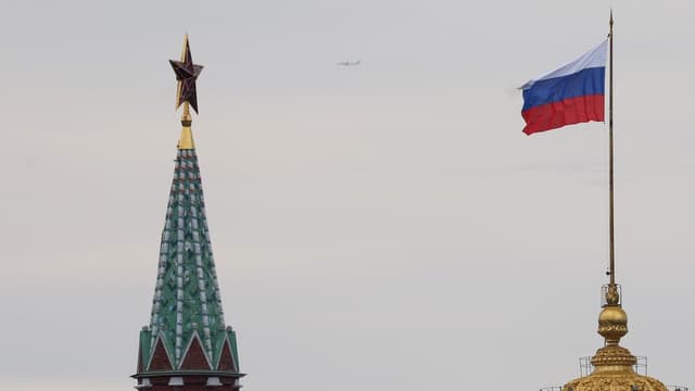 EU sanctions 1600 Russians, firms linked to war effort