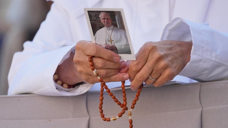 World prays for Pope after lung cancer diagnosis