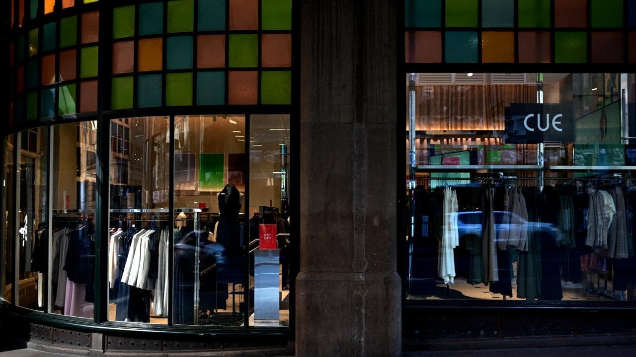Struggling womenswear chain to shut down most stores