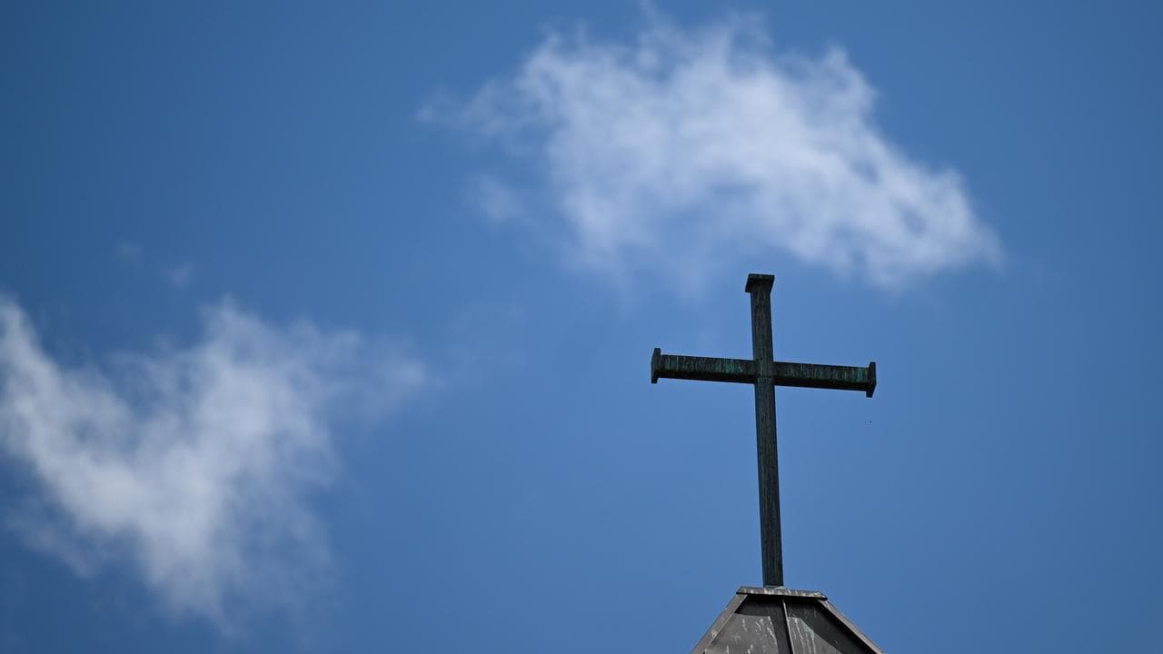 Plan to send girl to cult triggered 'extreme' warning