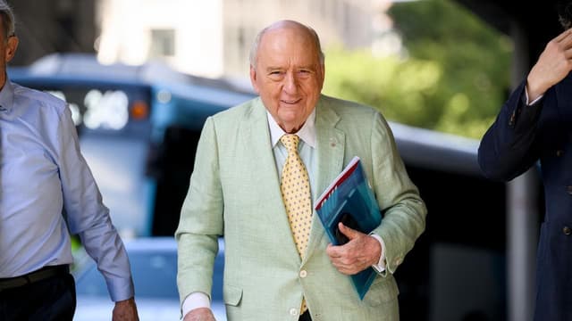 Teen’s mum trusted Alan Jones before alleged groping