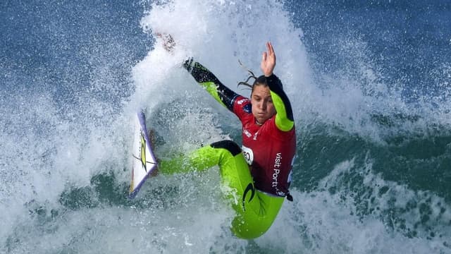 Aussie surf champ brings down Canadian teen tyro