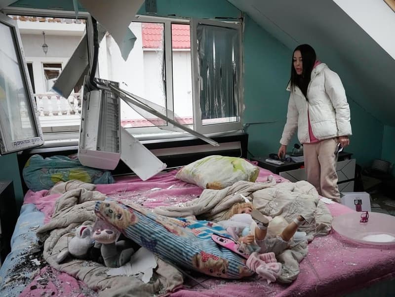 Russia pummels Kyiv despite talks with Trump envoy