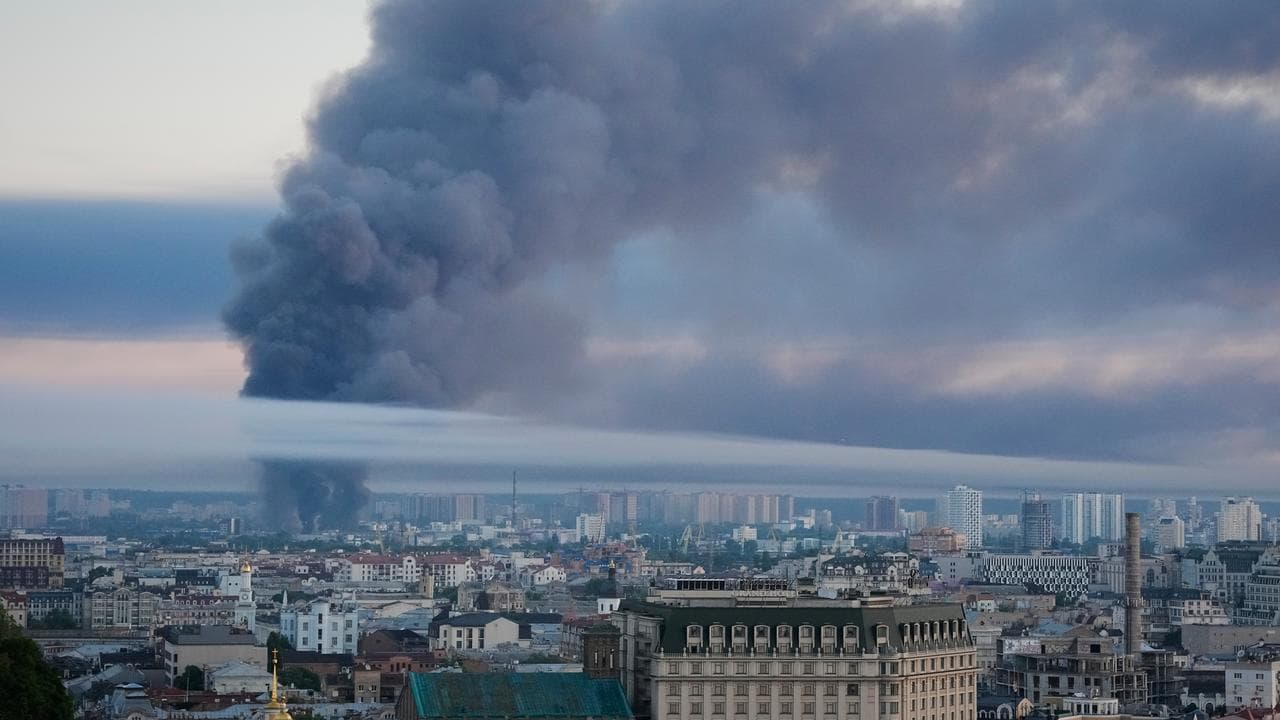 Russia bombs Kyiv despite talk of renewing negotiations