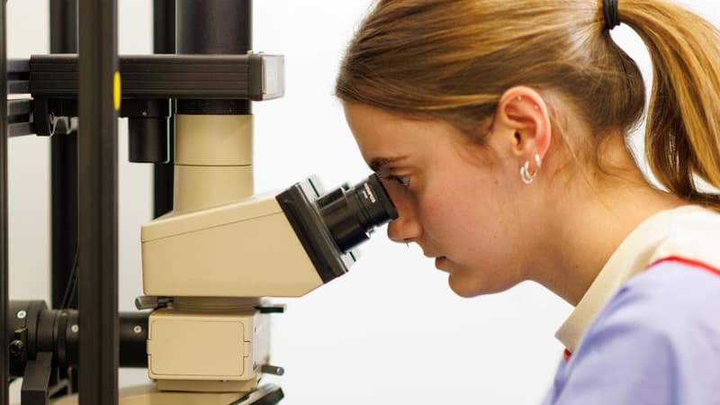 Cancer vaccine slashes melanoma death, recurrence risk