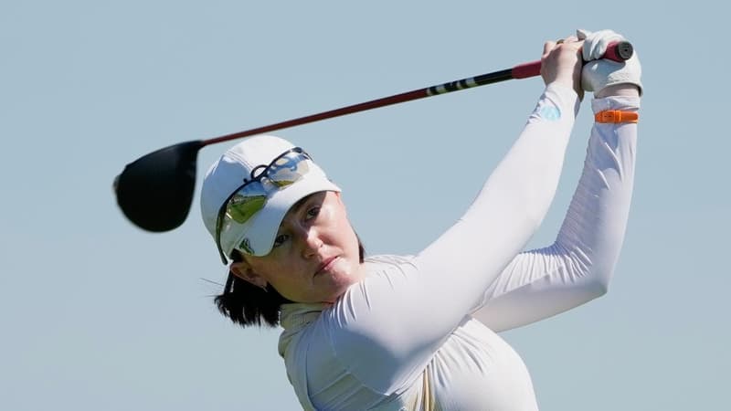 Aussie Davidson fourth halfway through BMW Championship