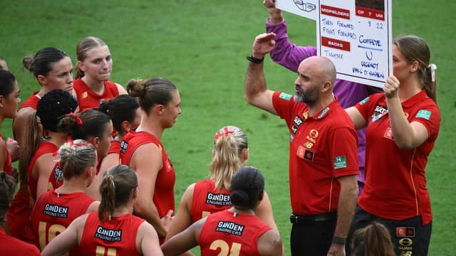 'Very hard': Suns coach surprised as player forced off