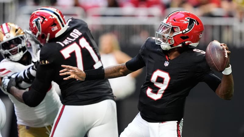 Falcons fly to stun 49ers, Vikings only undefeated team