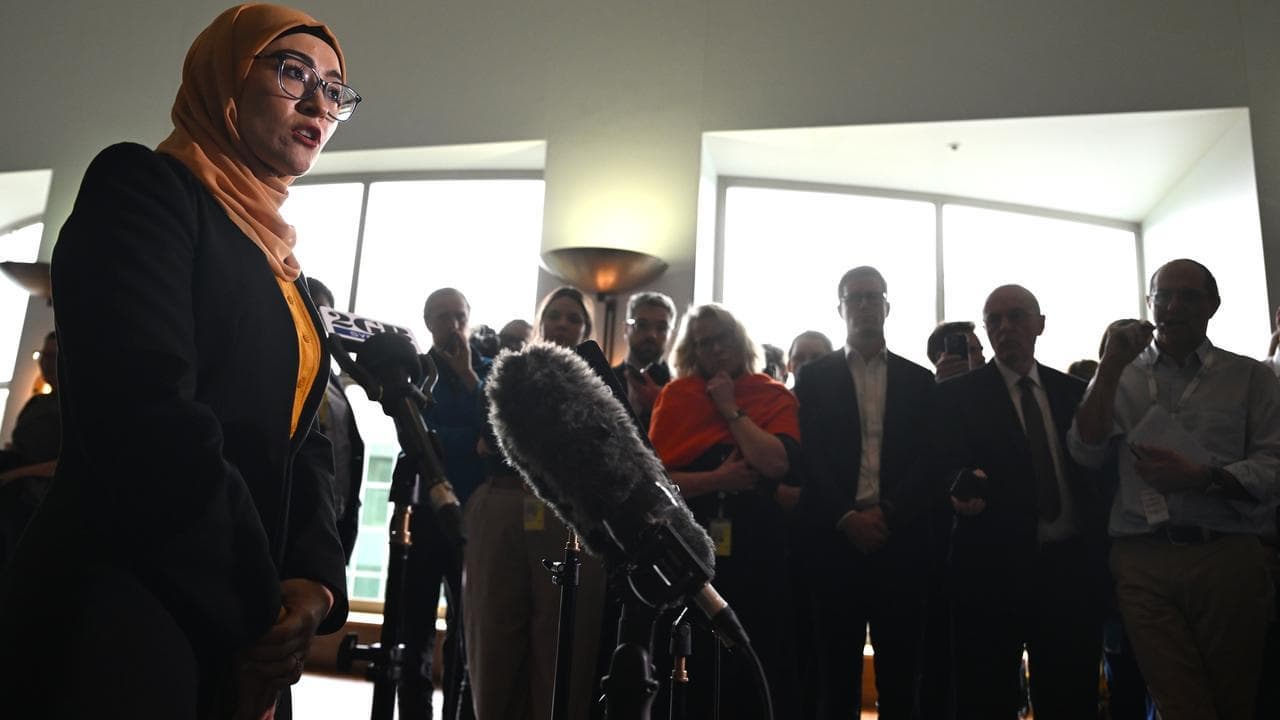 Labor defector slams PM for snubbing extra staff plea