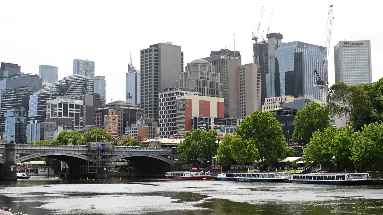 Leaders' pitch to business as unenviable title sticks