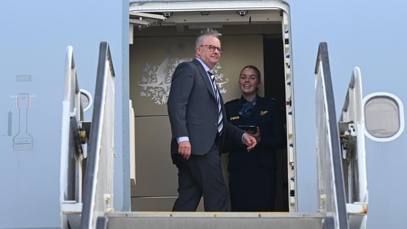 Jetsetting PM jettisons turbulence, hopes for reset