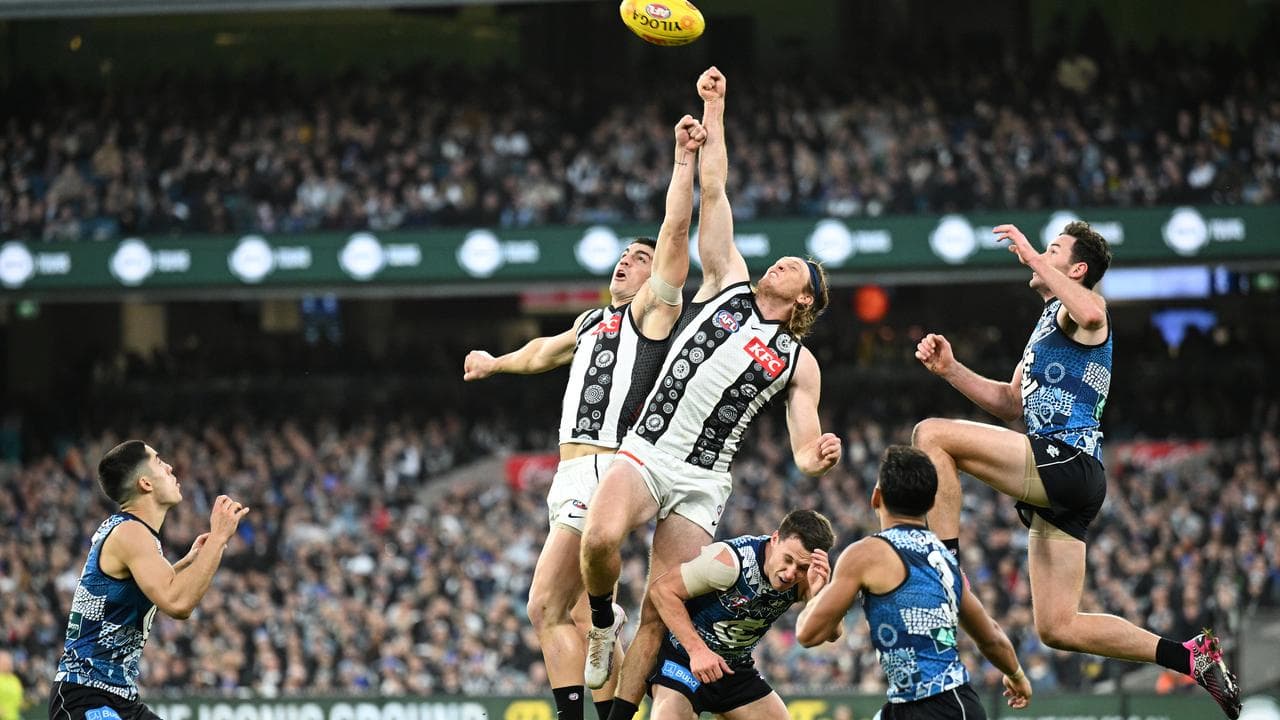 Moore stars as Magpies compound Carlton's woes