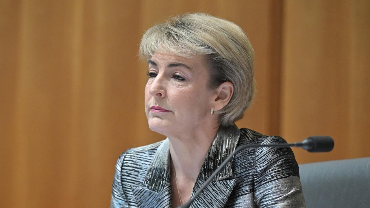 Legal advice released for 'political interest': Cash