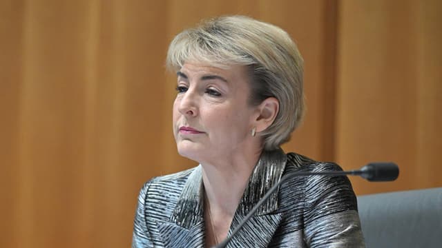 Legal advice released for 'political interest': Cash