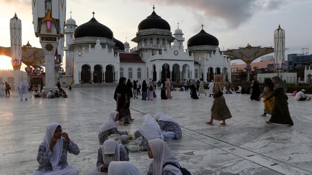 Man avoids jail after drunken rampage in Indonesia