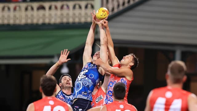 Brave Swans beat misfiring Blues to boost finals hopes