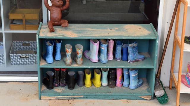 Childcare waitlists delaying parents returning to work