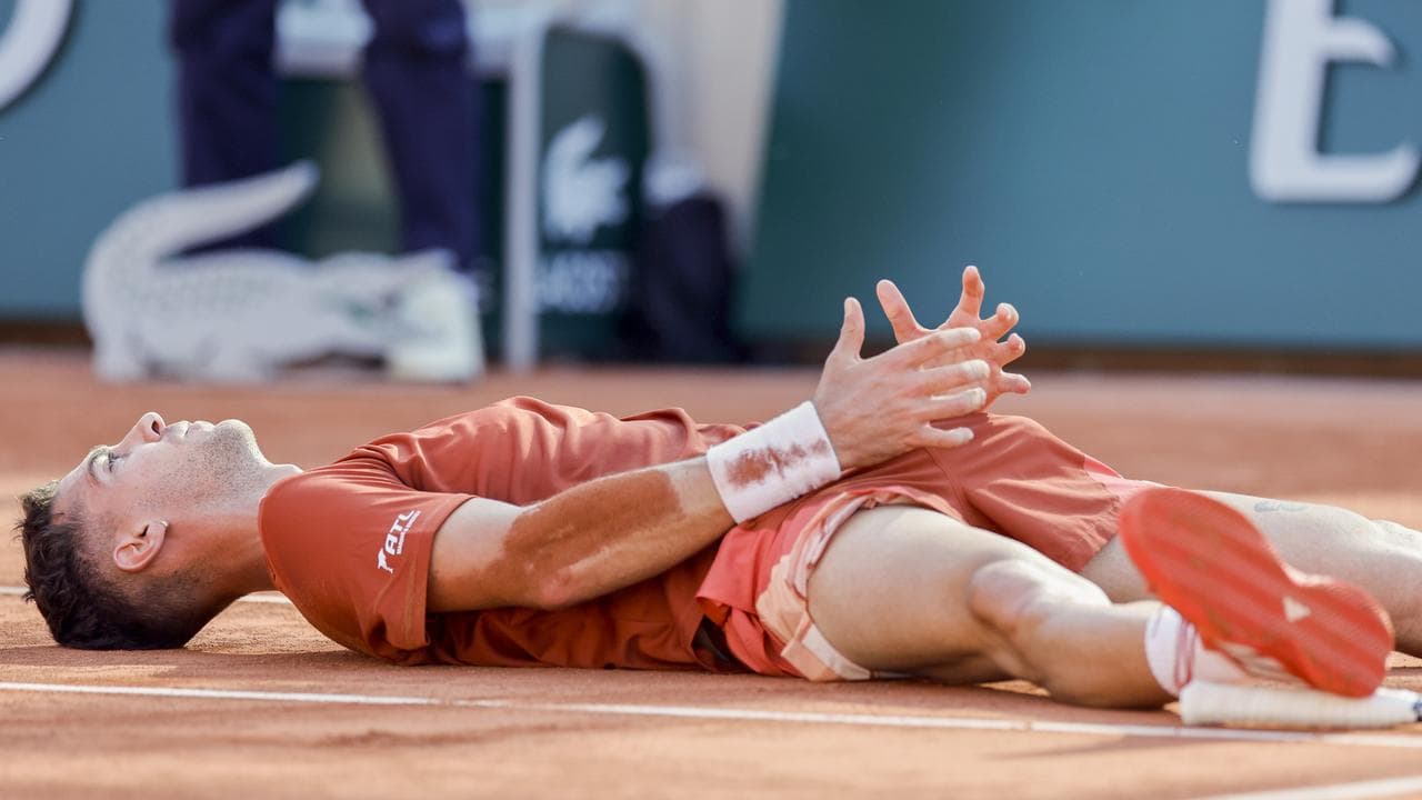 Kokkinakis outlasts Wawrinka in French Open epic