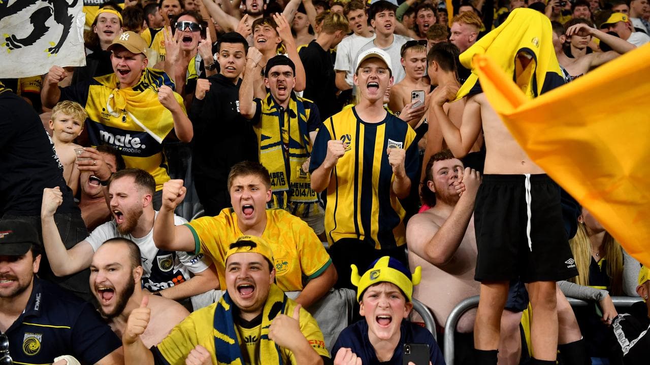 Maligned ALM decider delivers Mariners on-field stunner