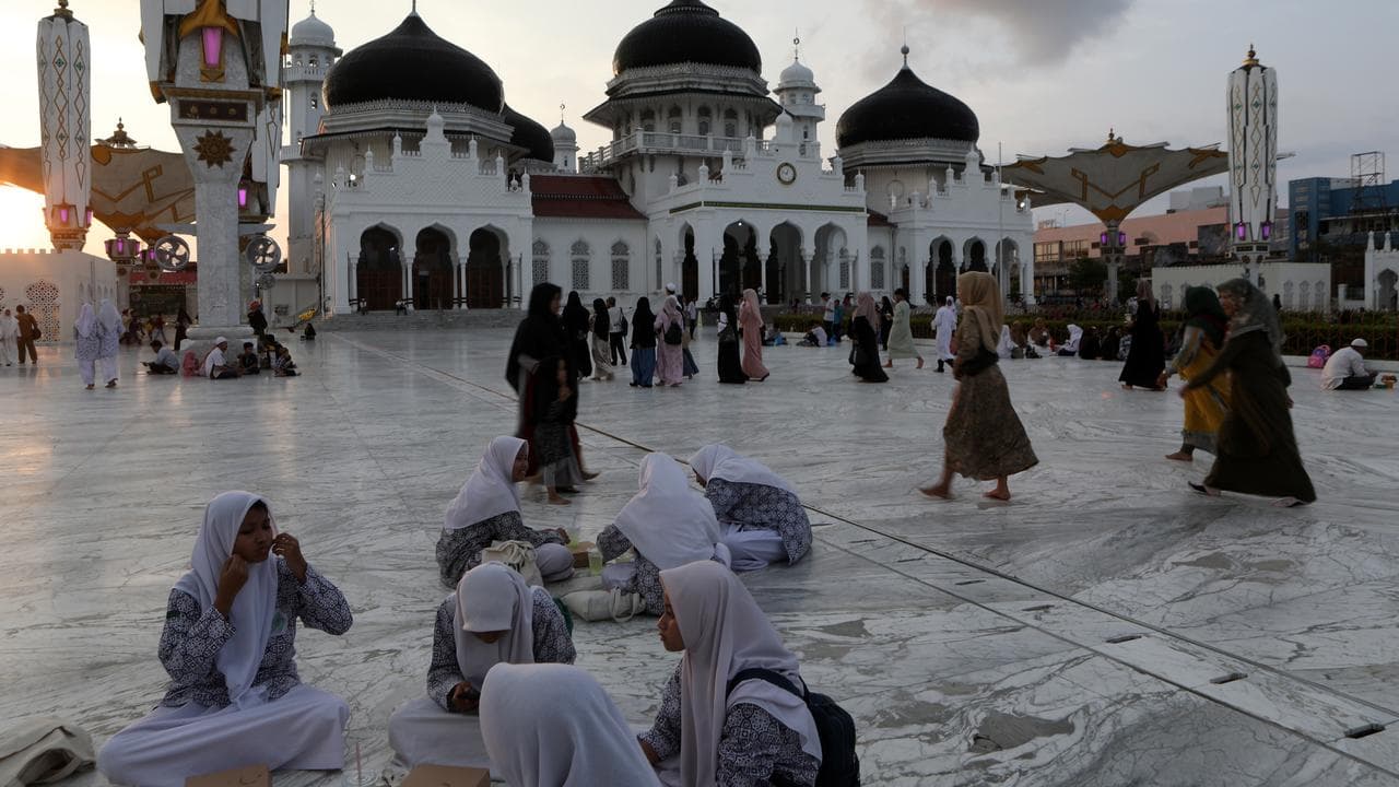 Man freed from Indonesian jail after drunken rampage