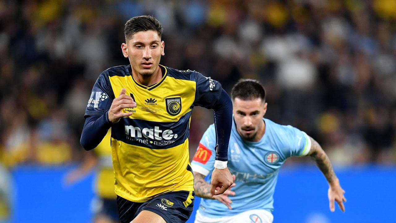 Mariners defender Nectarios Triantis joins Sunderland