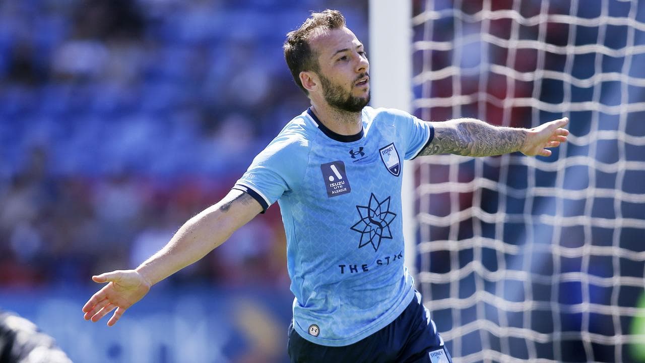 Prolific striker Le Fondre leaving Sydney FC