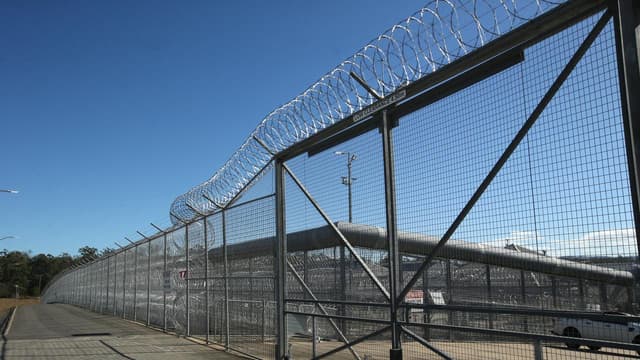 Prison guards threaten strikes after rejecting pay deal