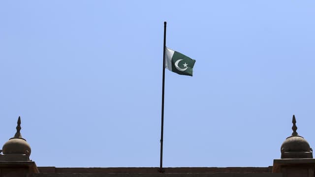 Greek migrant boat death toll rises, suspects detained