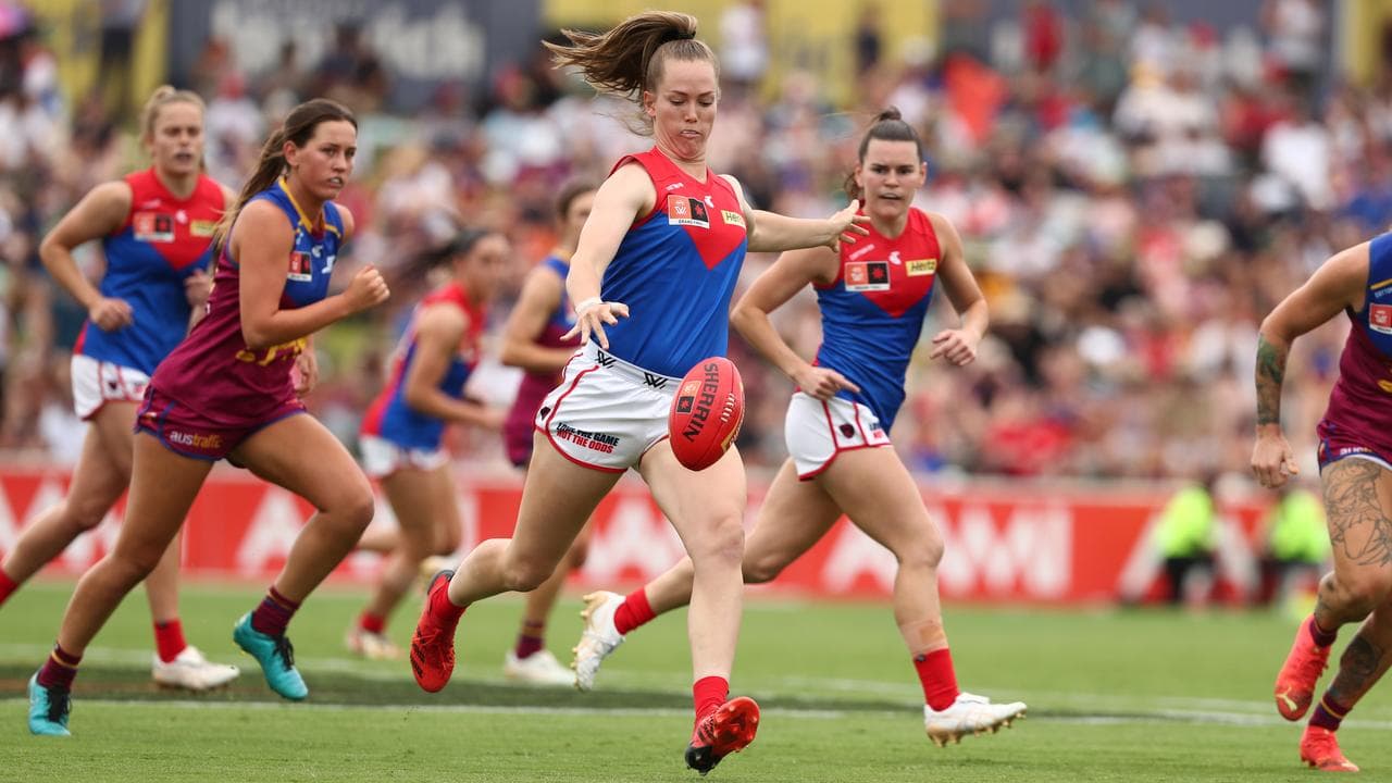 Longer AFLW quarters to give scoring a boost