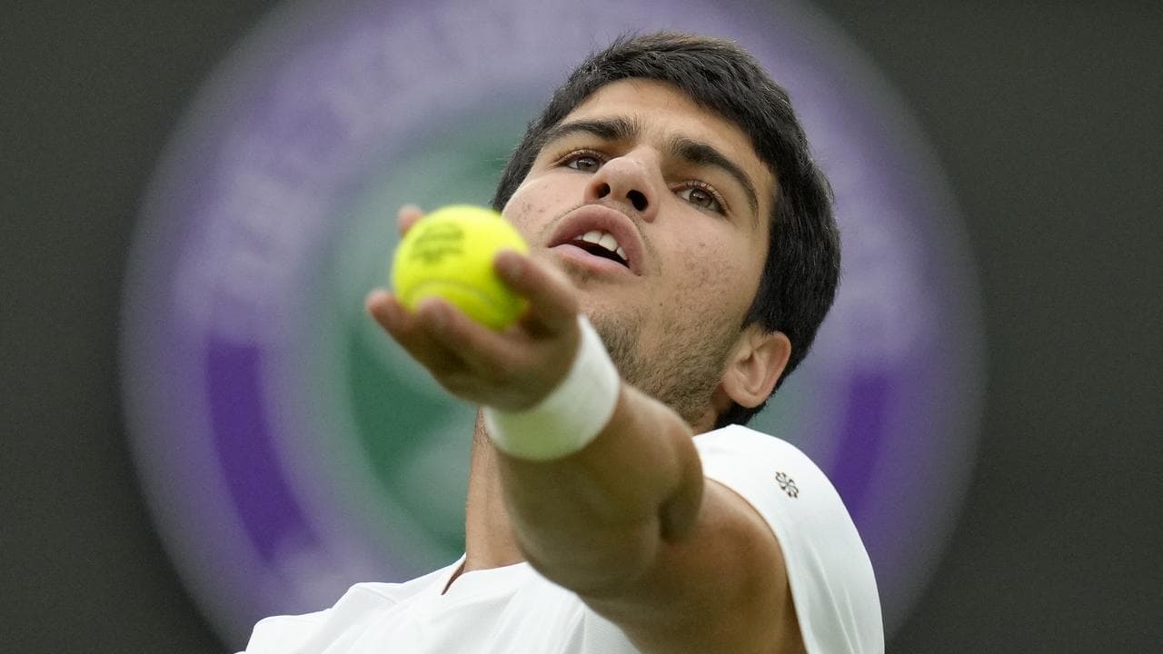 Stylish Alcaraz rushes into Wimbledon second round