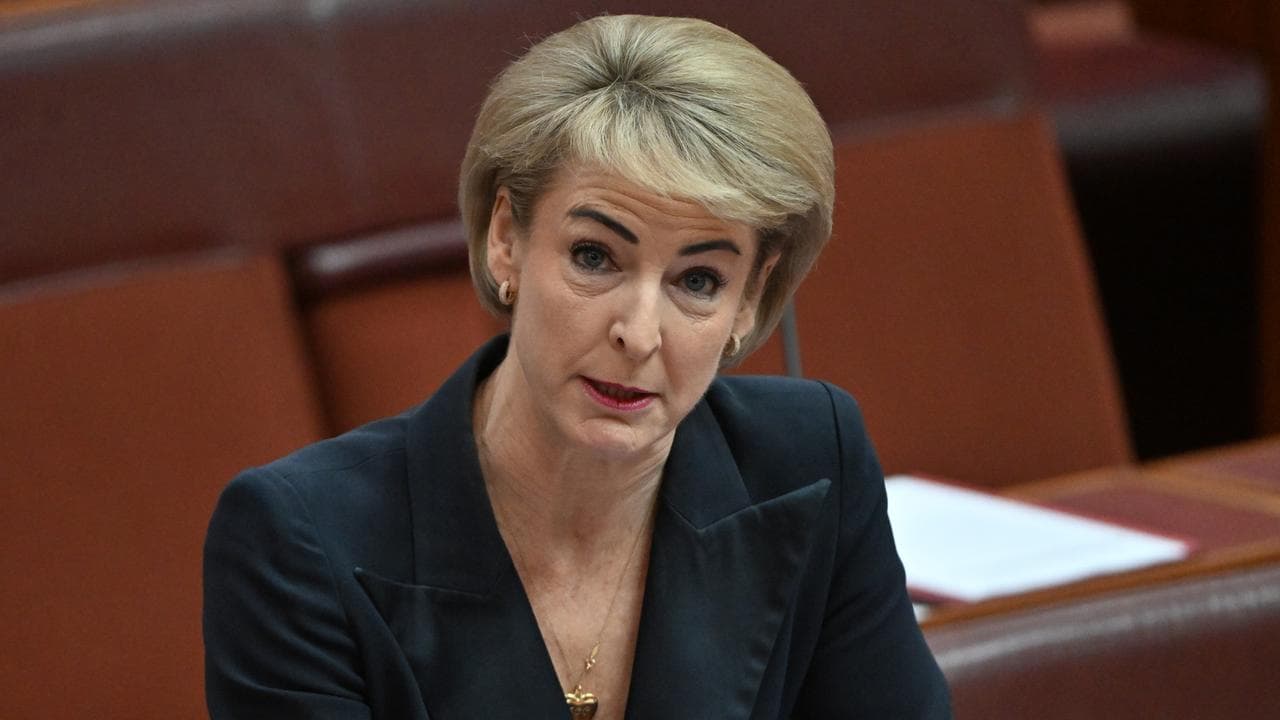 Experts say Cash is wrong on rights claim