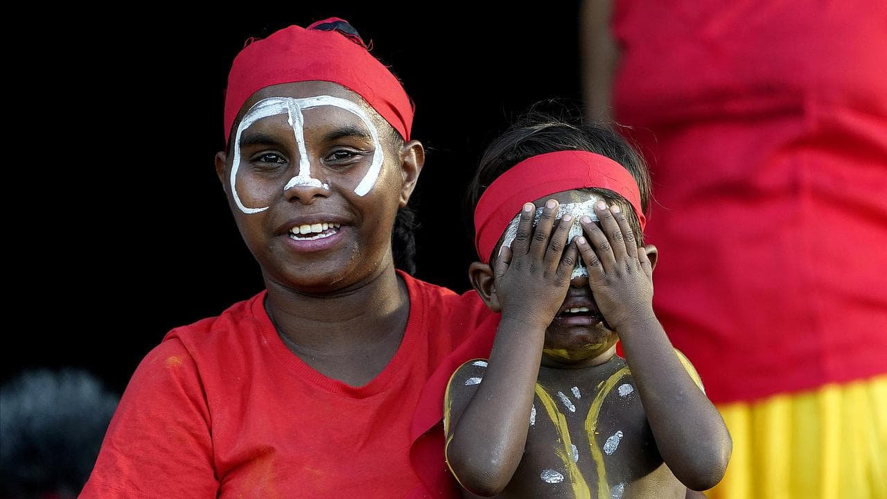 Voice referendum 'yes' and 'no' cases for all to see