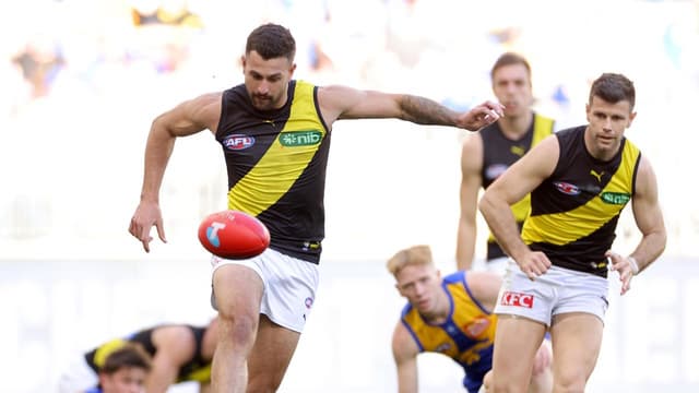 Phone snub becomes talking point as Tigers beat Eagles