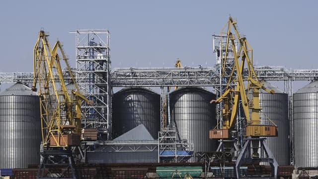 Russia strikes Ukraine's Odesa port in 'hellish' attack