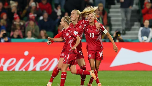 Denmark beat China with late winner in World Cup
