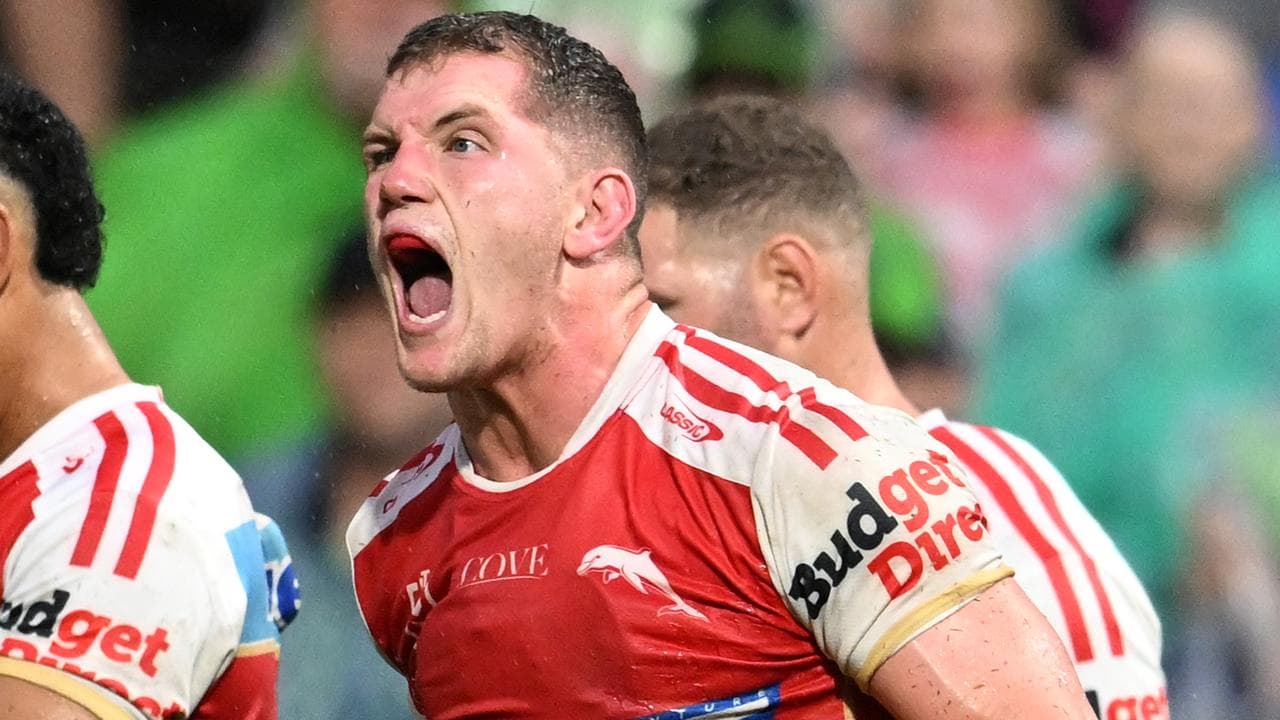 Gilbert re-signs with Dolphins until 2028