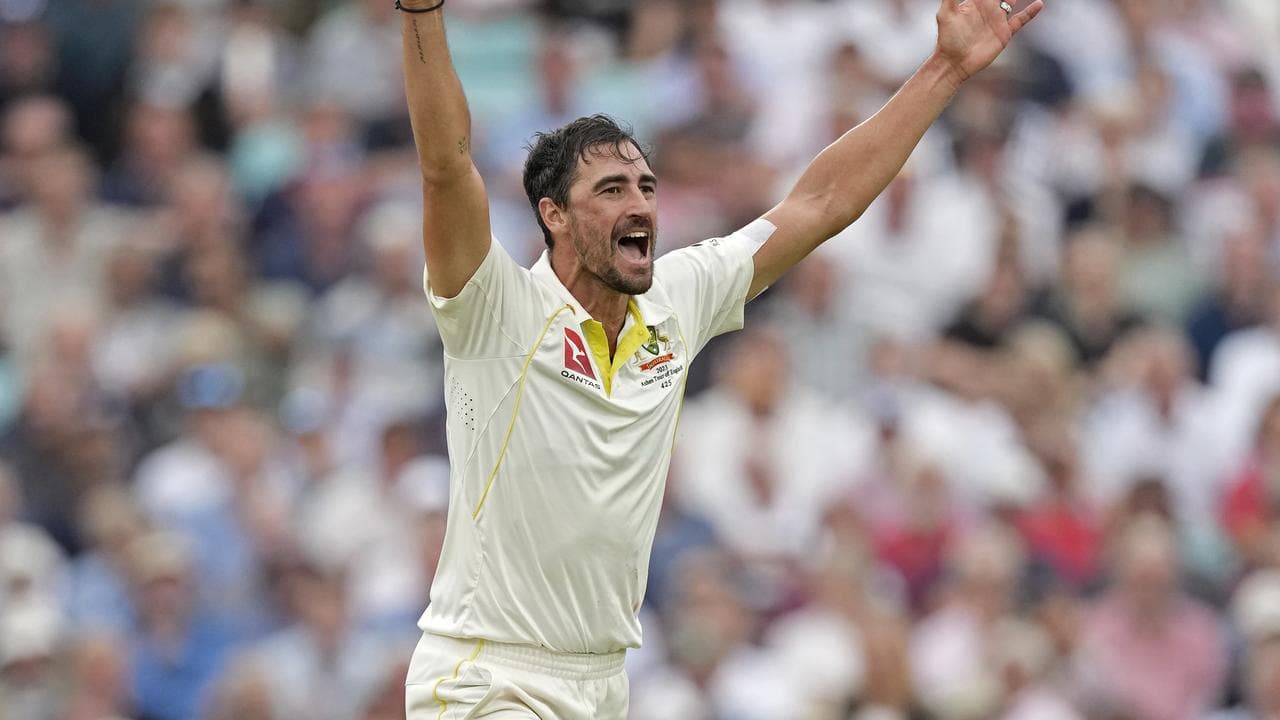 Starc beats shoulder pain to put Australia on top
