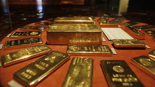 Senator backtracks claim mint holds gold for terrorists
