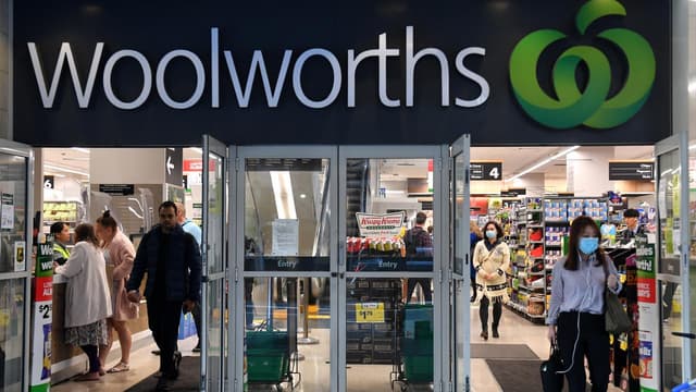 Woolworths accused of underpaying staff $1m in leave