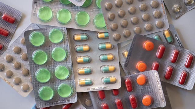 Pharmacy lobby 'scare campaign' slammed as 'rubbish'