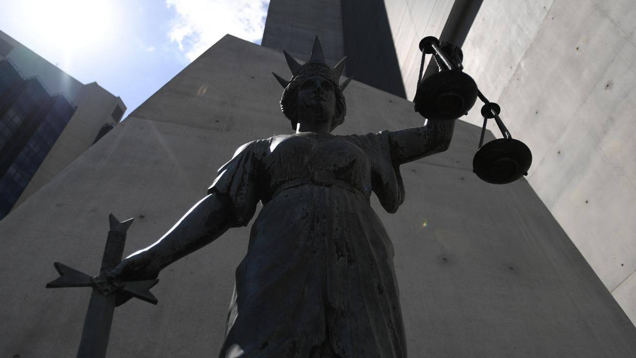 Pregnant woman threatened with chainsaw, blowtorch