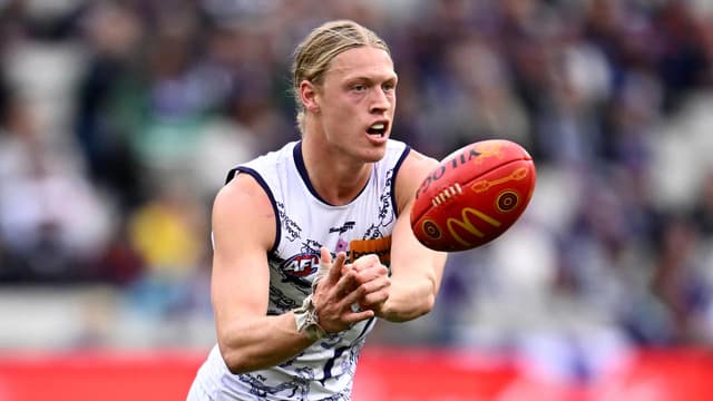 Young switch fails to overshadow western derby 'curse'