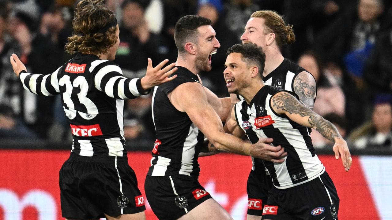 Magpies end losing run as captain Moore hurts hamstring