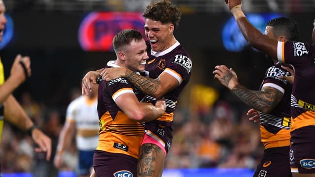 Walsh stars, Moses injured as Broncos demolish Eels