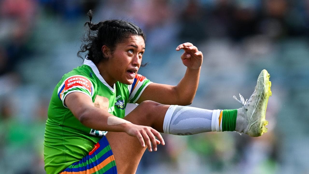 Eels' star recruit Albert hurt in NRLW loss to Broncos