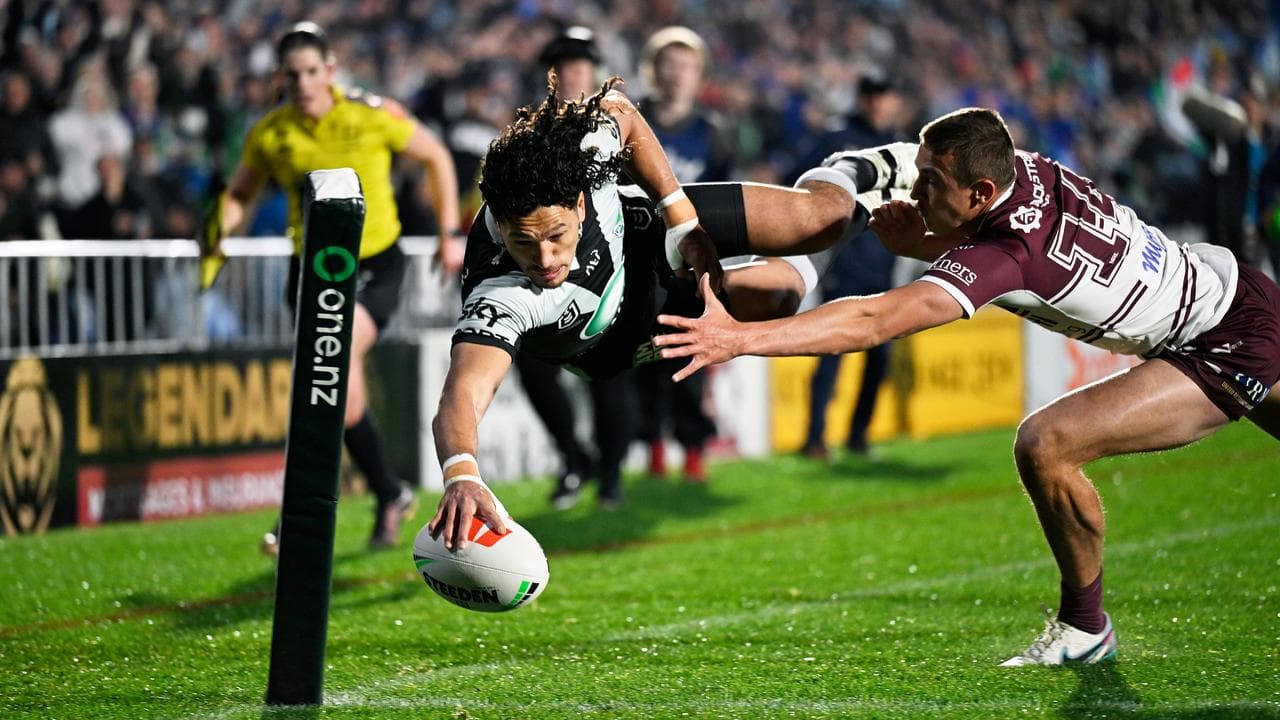 Top-four-bound Warriors deny Manly in NRL thriller